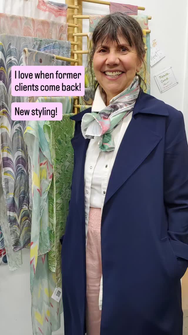 It was a fun Saturday when a former client returned for a scarf to match her outfit!
Par excellent!
#floatingdesigns #silkscarves #radartist #artbuying #majikstudios207