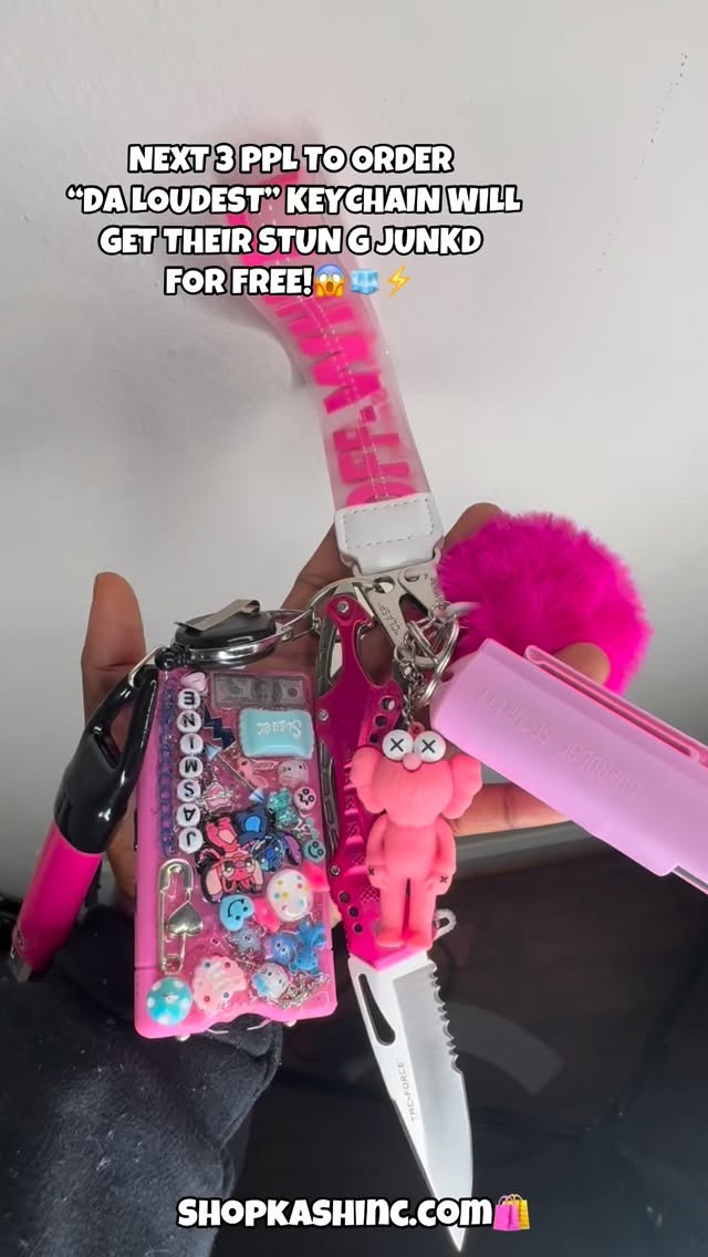 ORDER YOUR “DA LOUDEST” KEYCHAIN! AND RECEIVE FREE JUNK STUN GUNZ⚡️🧊 INCLUDED ON KEYCHAIN 🤩🤩 CHOOSE FROM 7 DIFFERENT COLORS!! 😝😝 JUST CLICK THE LINK IN BIO!🛍️
ONLY AT SHOPKASHINC.COM🛍 INCLUDES JUNKD STUN G, PEP SPRAY, LIGHTER/ LEASH, POCKET KNFE, KAWS KIDS, OFFWHITE WRISTLET, AUTHENTICITY TAG, & PUFF💕 IG: @KASHWAYSTUDIOS💘 #kashwaystudios #fyp #junkstungunz #selfdefensekeychains #selfdefenseset