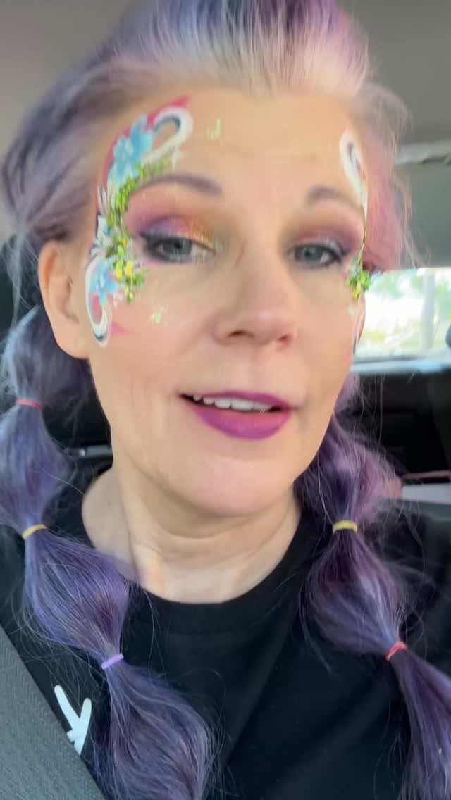 What does it mean to get ready for a vendor event as a face painter? Let me tell ya….. it’s not easy.
I would always prefer to be paid, have a canopy or shade ready for me and I just show up, unpack the supplies to paint and start providing free face painting to the masses for the time I’m paid to be there. The only time I prefer to be a vendor is when it’s a long gig, high footfall the entire event and I’m sure to make more than if I had accepted 3 private parties the same day.
If you’re not a face painter, this might be a hot take for you….and it might upset you. Face painters are ENTERTAINERS! You pay a DJ, the bounce house, maybe a balloon twister, clown (or other)…you can pay the face painter as well. This is a job. Not a hobby.
#facepainterpov #facepainter #thisismyjob #childrensentertainer