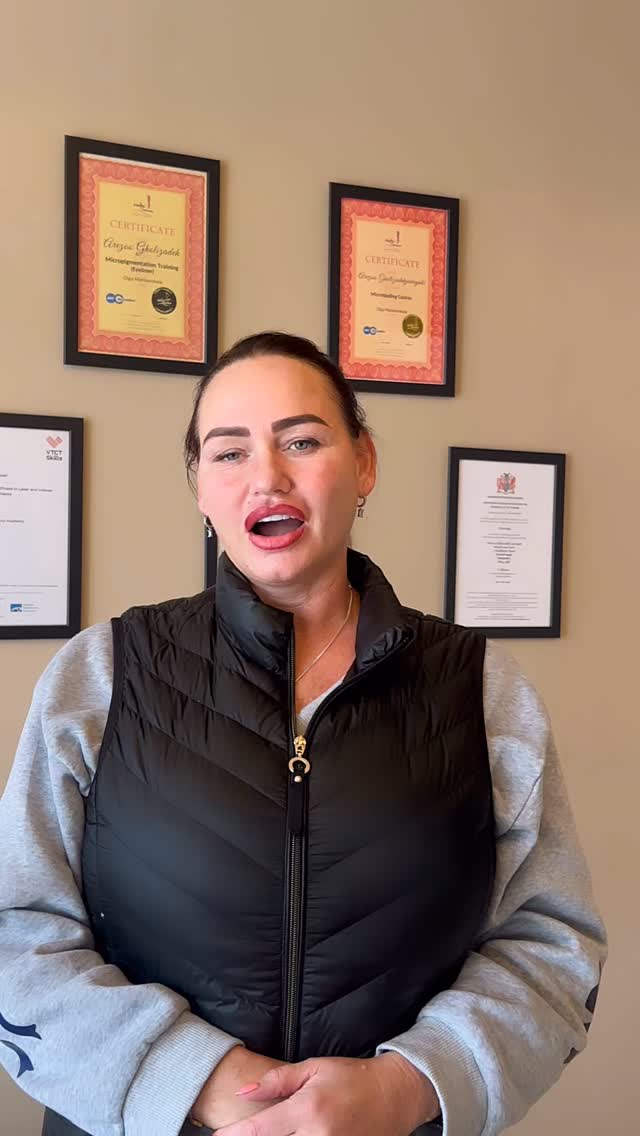 Explanation 👇🏼:
🤎Powder brows were originally done by another artist — refreshed with a top-up by me 10 months ago when we just opened our salon in Farnborough ✨
👄Lip blush & ombré lip liner completed just 2 days ago 💋
These lips had uneven filler, and working on lip blush and liner—especially when the shape isn’t fully symmetrical—is truly thoughtful and challenging work.
👁️And today — eyeliner tattoo to complete her beautiful transformation
🎯We create everything based on our clients’ wishes and unique beauty.
Some love a defined lip liner, others prefer a soft lip blush.
Some choose classic eyeliner, while others go for a subtle lash enhancement tattoo.
Some fall in love with microblading, others with powder brows.
Step by step, detail by detail… this is how we create harmony in every feature.
A loyal client always comes back when she experiences true quality, care, and attention.
That’s the Blondy & Girls standard 💛
#lipplush #blondyandgirls #aldershot #eyelinertattoo #powderbrows