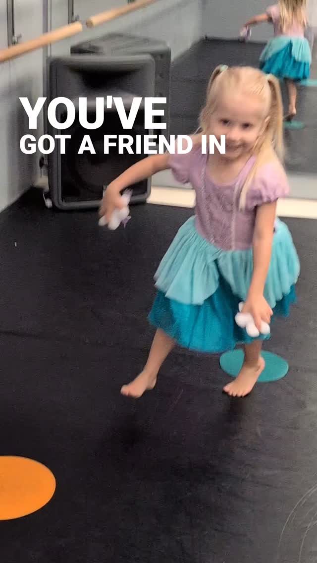 Another fun class today with our story song themes! We went on a bear hunt and then dove under the sea, we finished class by heading to see Elsa on her mountain. Love to see these happy smiles.
#evercuriouskids #musicismagic #musicmagicclass #okaloosamusic #musicwithmissbeth