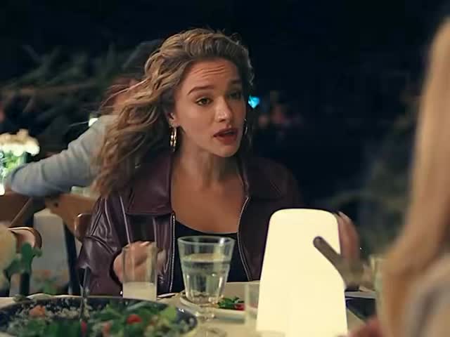 | ömrümüz ayrılıklar toplamıdır.
bize bi’şey olmaz (2026)
•
•
•
#valsanat #bizebişeyolmaz #miraydaner #dizi #edit