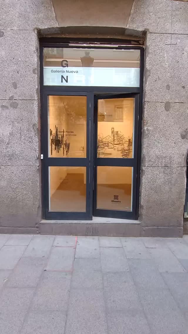 Después de todo lo vivido esta semana —aislamiento incluido y mucho trabajo— os dejo un primer vistazo de la exposición, que irá evolucionando a lo largo de abril en @galerianueva (C/ Valencia, 17, Madrid).
Estáis más que invitados a pasaros a verla.
Espero que os gusten mis nuevas mierdas
#mural #sculpture #steel #sculptor #santiflores