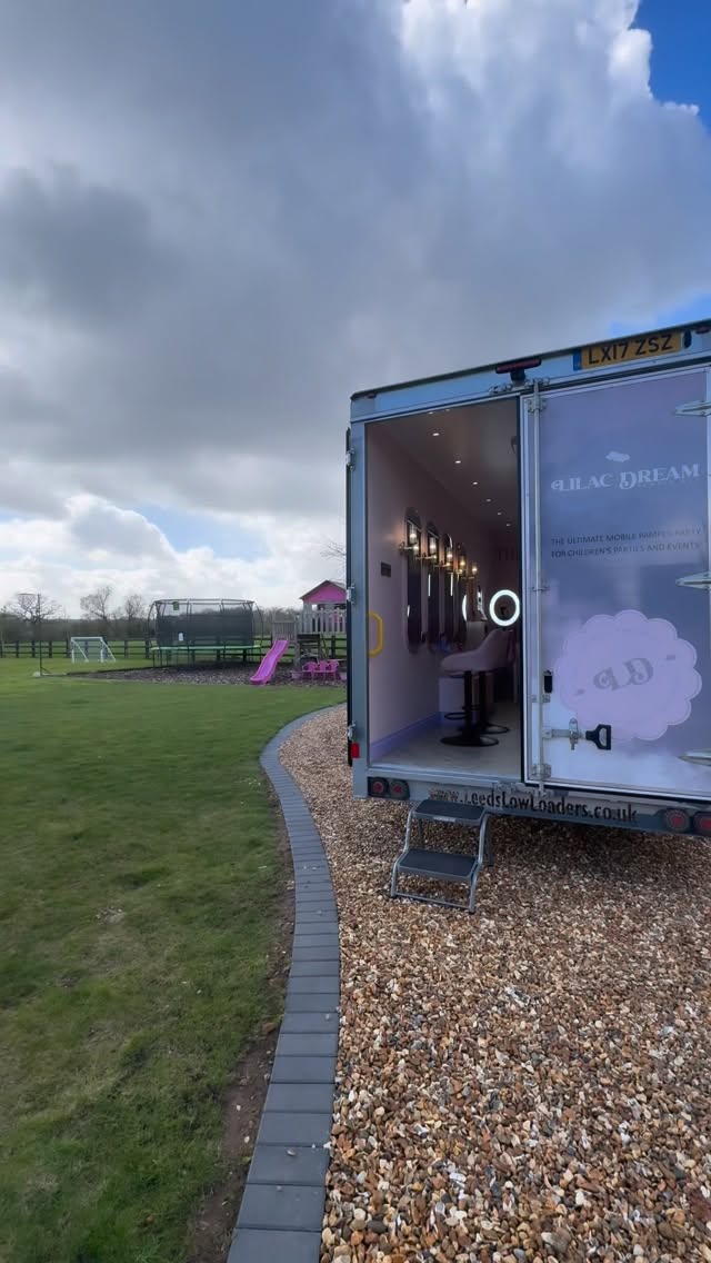 The prettiest, dreamiest van ever ๐โ๏ธ๐ #thelilacdream #thelilacdreampamperbus #mobilespaforkids #mobilepamperparty #explore