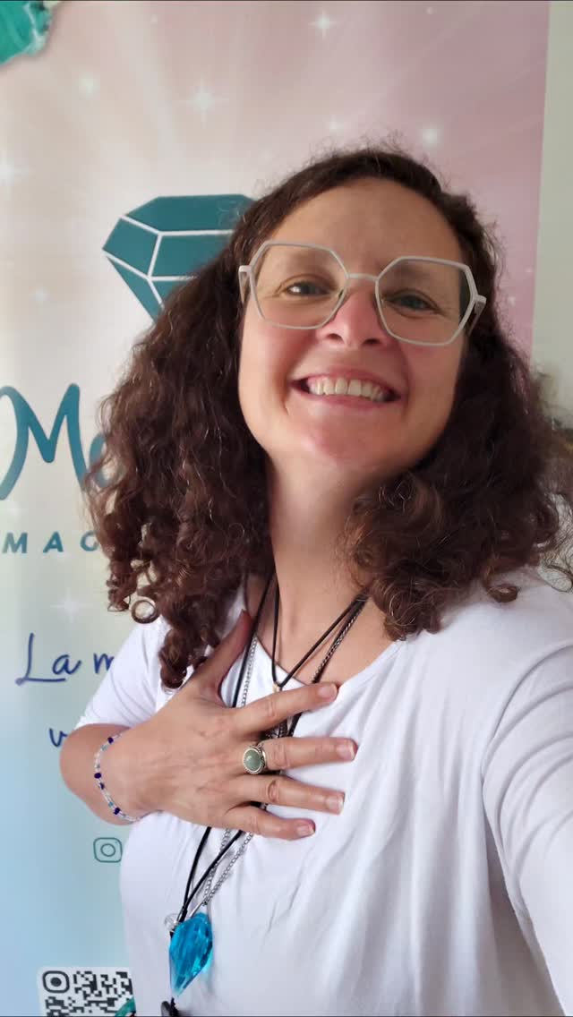 🌈REIKI🌈 ENERGÍA UNIVERSAL💟
El sábado compartimos una jorda de Iniciación, aperturandonos hacia los nuevos comienzos, hacia la búsqueda interna, hacia la verdad de nuestro corazon.
NO SANAMOS A LOS DEMAS, somos canal de energia que al intercambiarla con los demas activamos el poder sanador propio de ese cuerpo, de ese ser.
💖Cada alma viene a recorrer su camino, el reiki nos conecta con nuestra alma desde la luz y el amor 💖
😌Seguimos en este viaje, acompañándonos.
🙏Gracias a cada ser que sintió el llamado, y siguió su corazón ❤️ Felicitaciones Reikistas 🙌
⚠️Próximas fechas :
11.04, Nivel 1
12.04, Nivel 2
10.05 Nivel 3
21.06 Maestría
Mas info en la bio
Abrazo 🌈 Emi ✨️