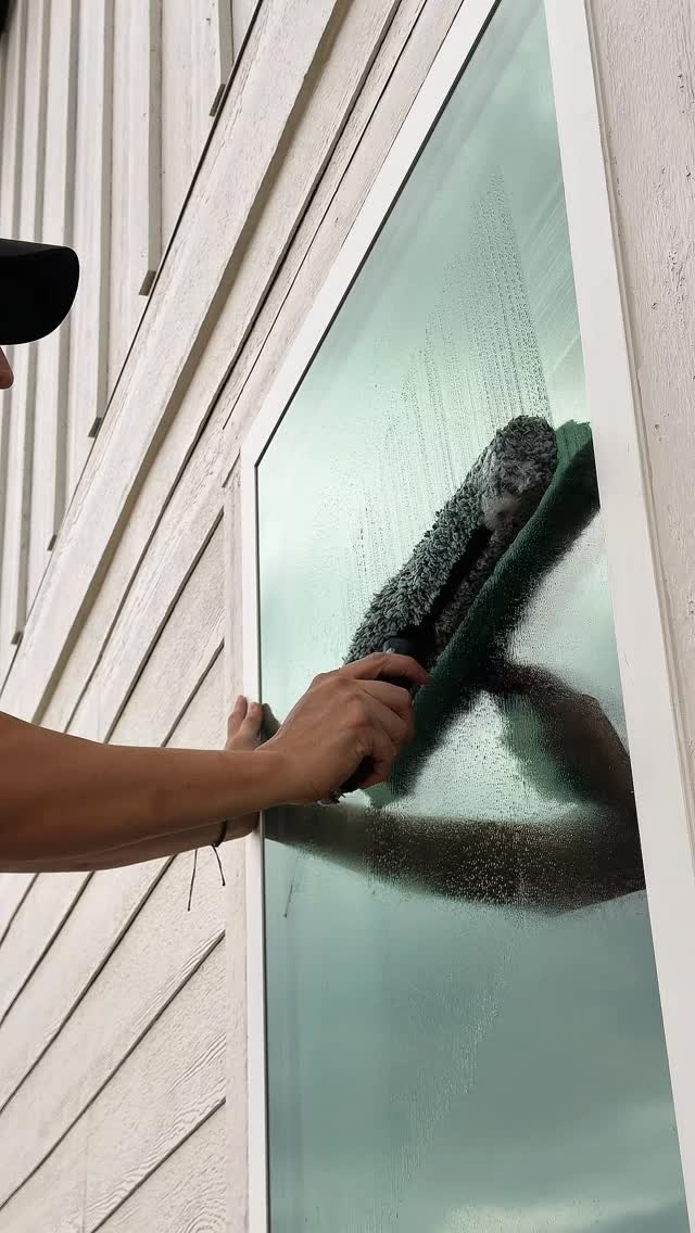 This is your sign to clean your windows. 🙌🏻
.
.
.
.
📍New Braunfels, Tx.
#windowcleaning #newbraunfels #window #viral #satisfying