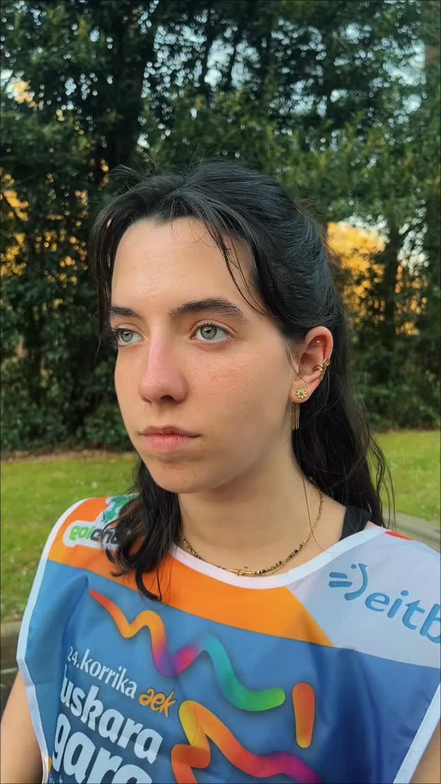 EUSKOLA EUSKARAREN ALDE 💚
@aek_korrika
Euskola beti prest Korrikan parte hartzeko.
Martxoaren 29an, Euskola atxeman ezazue Korrikaren helmugan, txosneetan.🥤
Euskola toujours prêt à participer à Korrika.
Le 29 mars, retrouvez Euskola à l’arrivée de Korrika, aux stands🥤
Euskola siempre está lista para participar en la Korrika.
El 29 de marzo, encontrad a Euskola en la llegada de la Korrika, en las txosnas.🥤
#euskola #korrika #kola #bilbo #euskara