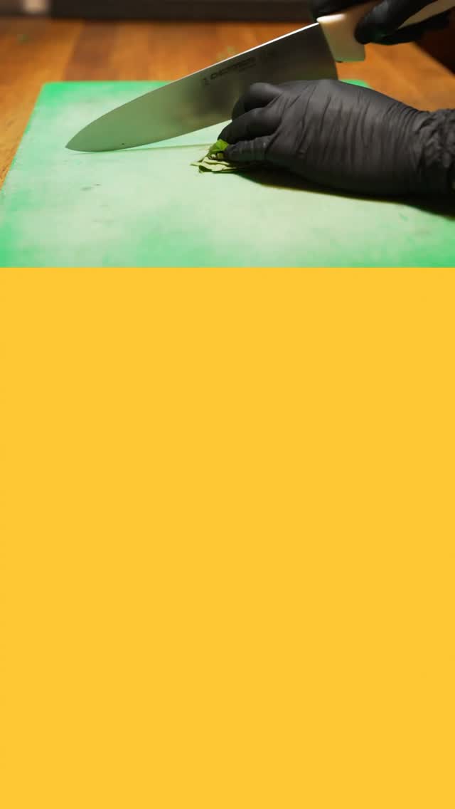 If youโre in the mood for something creamy and savory ๐๐คค Chicken Spinach Alfredo delivers with juicy chicken, fresh greens, and a rich alfredo base that makes every slice satisfying.
Order now โ gapc.co
.
.
.
#greenvilleavenuepizzacompany #gapc #pizzaislife #pizzalover #pizzalovers DallasTexas PizzaSlayer PizzaCompany