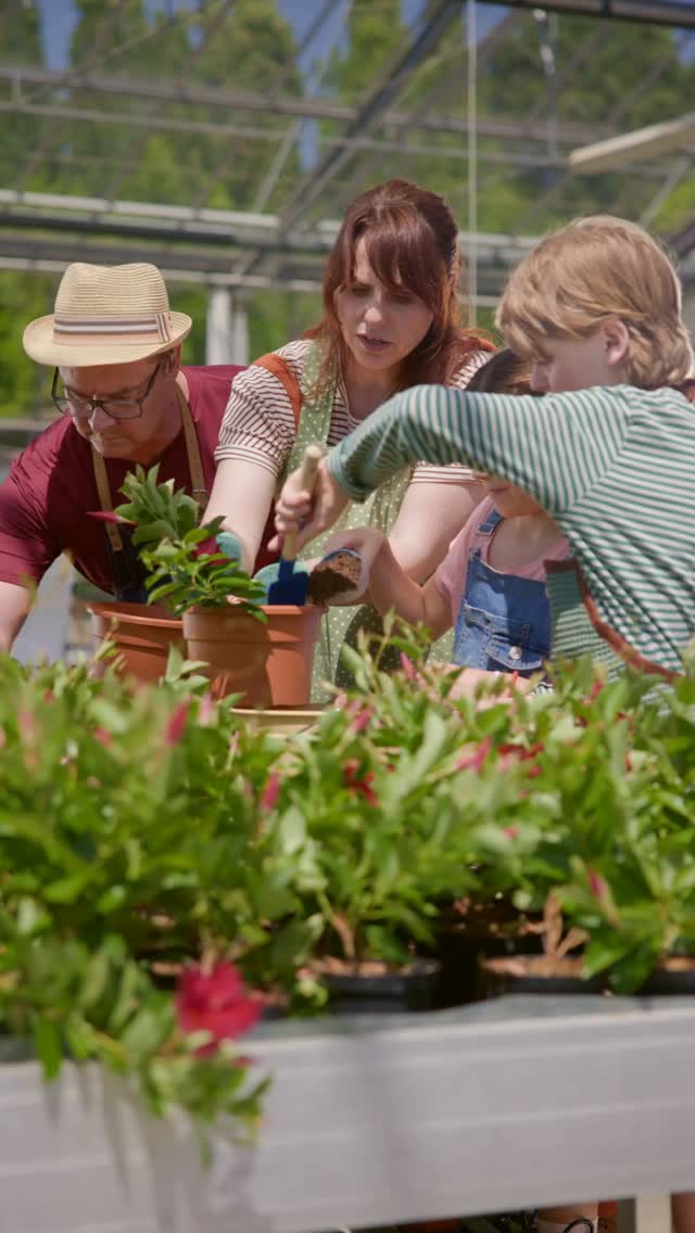 En avril, le Printemps du Cercle s’invite dans nos magasins 🎉
4 samedis, 4 lieux, une même envie :
🌾 célébrer le local
🍷 vous faire découvrir nos produits
🤝 rencontrer nos producteurs
🎁 partager un moment convivial
📍 Lully -> 4 avril
📍 Veyrier -> 11 avril
📍 Satigny -> 18 avril (avec les 10 ans de la malterie 🍺)
📍 Meinier -> 25 avril
Chaque samedi, une nouvelle ambiance, des dégustations, des animations… et toujours le plaisir de soutenir l’agriculture genevoise 🌞
On vous attend nombreux pour fêter le printemps avec nous !