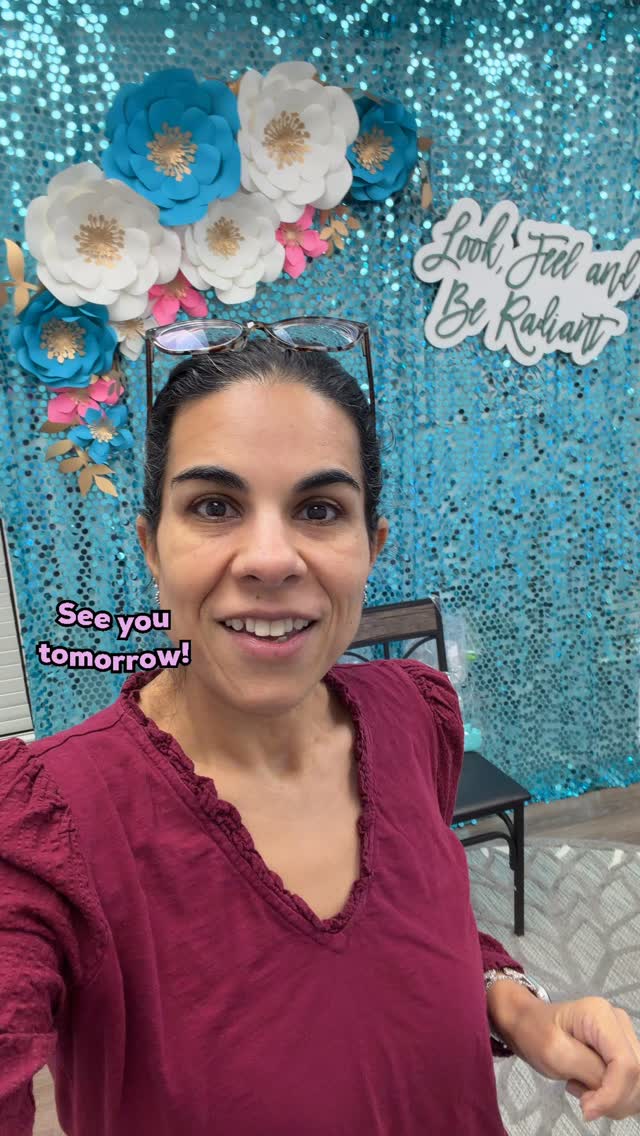 OPEN HOUSE TOMORROW!!🤗🥳
We can’t wait to see familiar and new faces at Radiant Med tomorrow night from 6-8:30!!
Bring a friend that’s new to the office for extra entries into the giveaways!
Food, drinks, laser demos, deals and swag bags!
See you soon!
#RadiantMed #OpenHouse #Swagbag #Giveaway #Fun