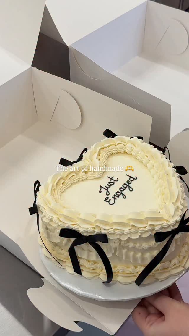 Bts of a small batch bakery ✨️🍪🎂 #bakeryowner #baker #smallbatchbakery