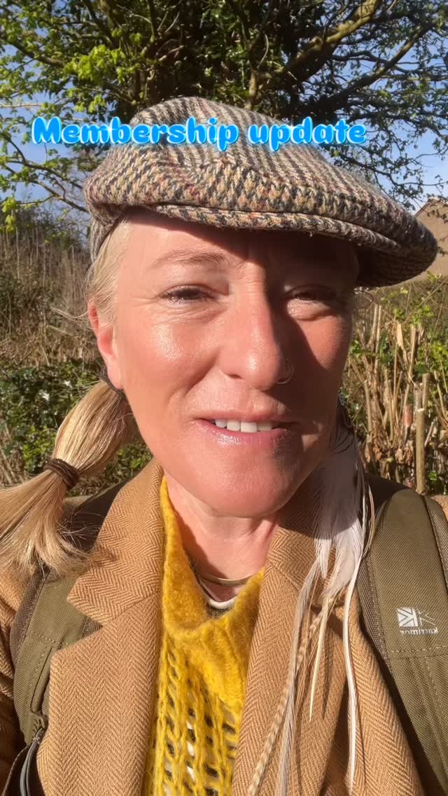 Come join us if you are a woman in midlife , keen as mustard to age chronologically but reverse age biologically 💙
Link is in bio to come snoop around the membership page 💙
Send me a DM & I’ll pop yer some discount codes to boot !
.
#suzeetylee #thrivecollective #wellbeing #womenshealth #menopause