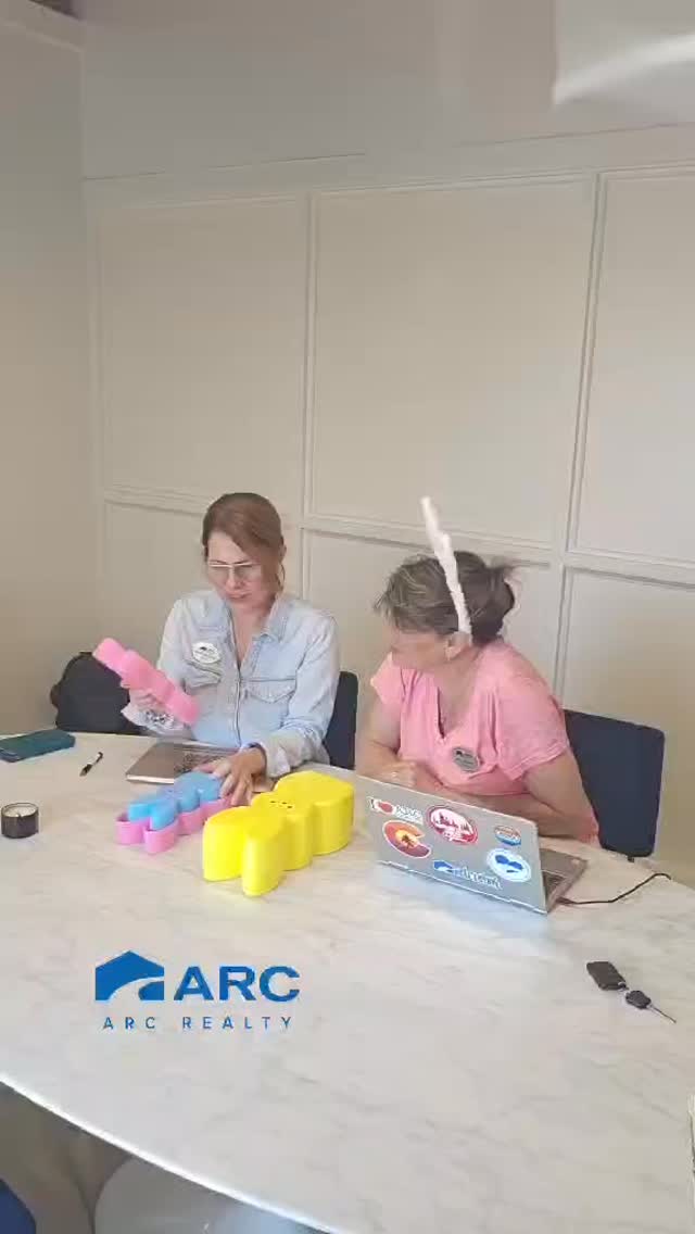 These bunnies are up to something… 😉🌸
Birmingham, here we come 🐰!
Teaming up with the incredible Ali @bt2uali
Porque esto no se trata de casas… se trata de TI 💛✨
Te mudas a Birmingham, AL? Aqui estamos para darte la bienvenida.
Clear guidance. Dos idiomas. One goal.
Bilingual REALTOR® | Hispanic Homeownership advocates#arcrealty
Serving Shelby County & Jefferson County 📍#newtobham