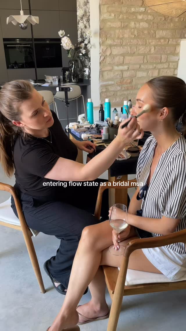 Always fully immersed in these moments of getting the bride ready and getting into flow state 🤍 It’s not only about perfecting your makeup…
It’s feeling your energy, reading the room and knowing exactly what you need in that moment. A calming presence for some quiet time and grounding (I have the best tricks to get rid of nervous jitters too)
or sharing laughter when the excitement kicks in.
Your bridal morning isn’t just ‘a service’ to me, I want you to have an amazing experience (on top of the best makeup and hair of your life of course)
This is the type of energy I bring to every bridal morning 🤍
Beautiful brides in my video
@ninastandaert
@manonblauwblomme
@ansofiespans
@cefacile
And my beautiful model @arielletruant
•
•
•
•
•
Bridal makeup artist - belgian makeup artist - makeup artist belgium - soft bridal makeup - flow state
#bridalmakeupartist #flowstate #makeupartistbelgium #internationalmakeupartist #bridalmakeupbelgium