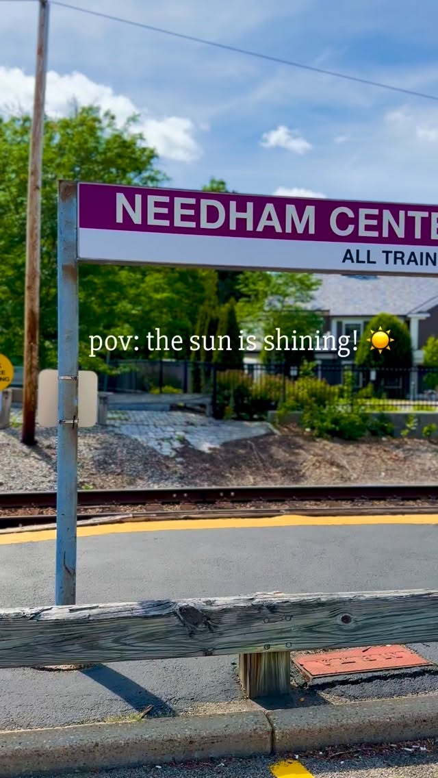 It all happens so fast! 🍺 Slow down and enjoy life with your friends at Cook! 👨🏻🍳✨
#neighborhoodgem #bostonfood #bostonfoodies #bostonfoodguide #brunchspot