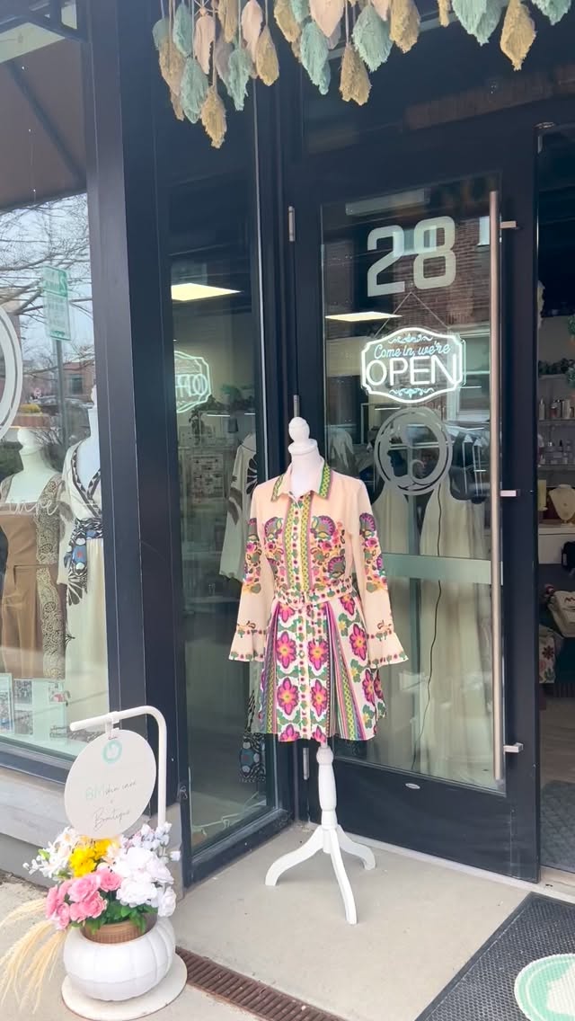 We’re open until 7 today ✨ Stop by BM Skincare Boutique for a little retail therapy, you deserve it 💆♀️💖🛍️ Don’t wait your glow is calling ✨
#BostonMicroneedling #BMSkincare #SkincareRoutine #SelfCare #GlowUp