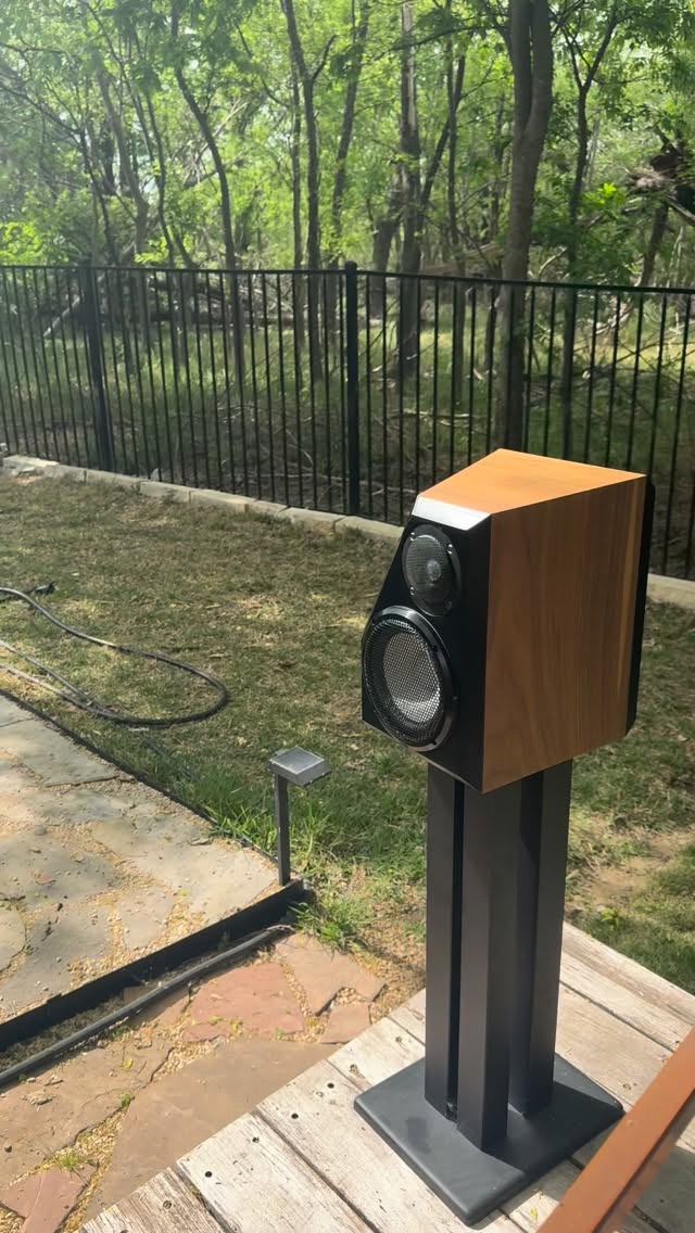 More diffraction coming soon to @axpona room 1415 stop by to A/B active vs passive micro 3-way speakers