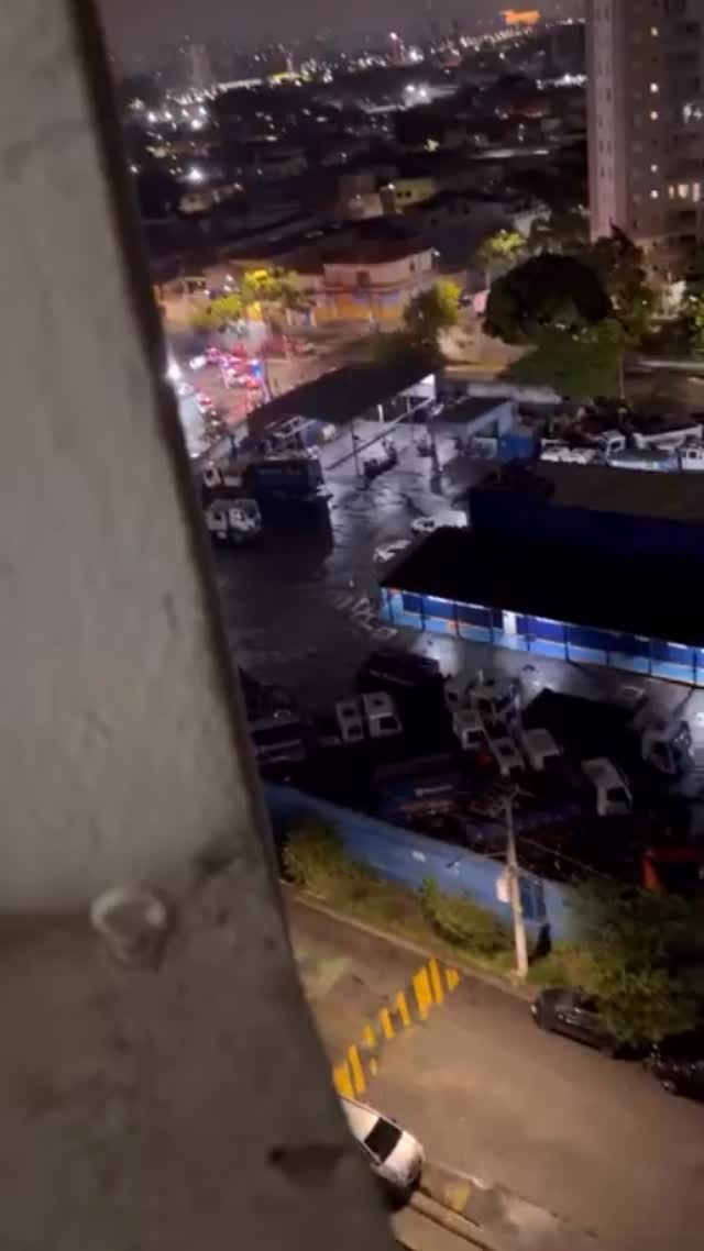 Atenção movimento intenso de policiais na Av Serafim Gonçalves Pereira. Aqui no Parque Novo Mundi
Hoje 30/03 próximo da meia noite