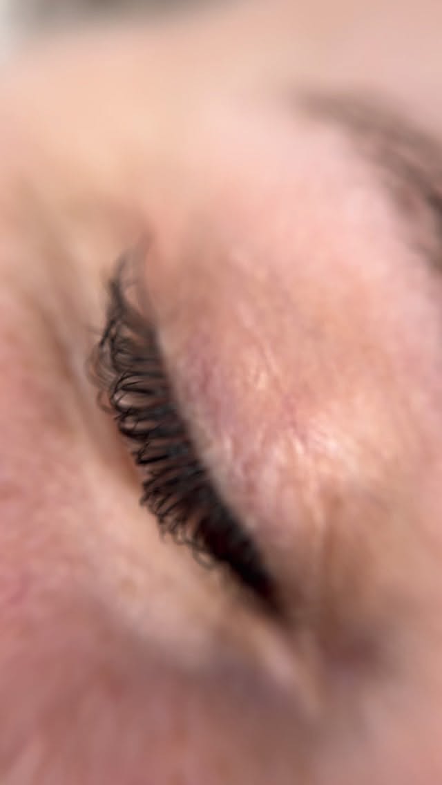 💗 Luxus-Wimpernverlängerung für einen intensiven Blick 💗
Unsere professionelle Wimpernverlängerung sorgt für volle, perfekt geformte Wimpern und einen ausdrucksstarken, eleganten Look – ganz ohne Mascara ✨
Individuell auf dich abgestimmt für maximale Schönheit und höchsten Tragekomfort 💆♀️
👉 Jetzt Termin buchen & deinen Blick veredeln
📅 Termine ganz bequem online buchen
🌐 www.asalaesthetic.com
📞 015237142195
#WimpernverlängerungKassel #BeautyKassel #KosmetikKassel