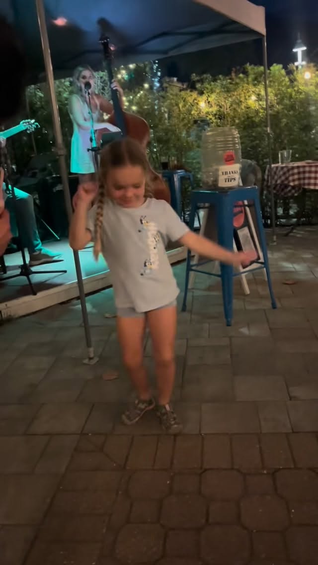 Dancing Queen
@piastrattoria
#ilovestpete #tinydancer #tampamusicscene #neverendingtour #livejazz