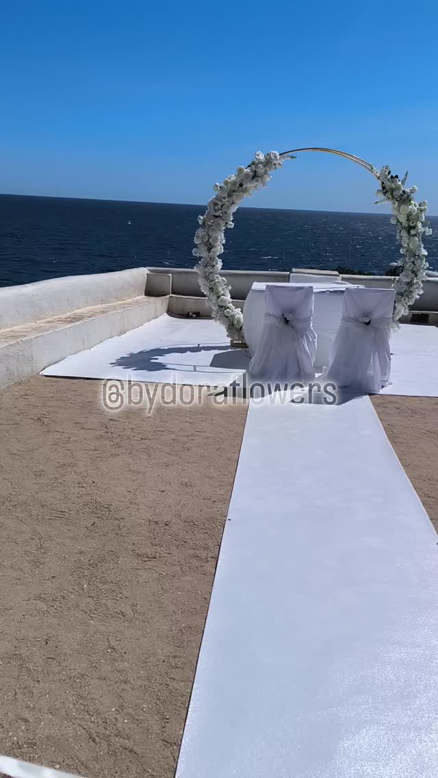 PT. Este ano demos início à época num dos cenários mais idílicos do Algarve, com um casamento intimista, cheio de emoções, com uma decoração elegantemente personalizada e estudada a cada detalhe.✨❤️
EN. We kicked off the season in One of the Algarve's most idyllic settings. An intimate wedding, overflowing with emoticon and framed by a decor that was both elegantly bespoke and meticulously planner.
The 2026 season hás officially begun, and couldn't be more beautiful ✨❤️
#destinationweddingportugal #algarveevents #luxuryweddingportugal #weddinginspo #algarveweddings
