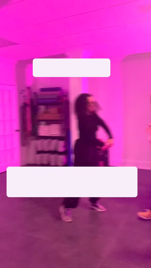 ✨BEG/INT Hip Hop Session✨
Next week the April 6 week session starts on Thursdays nights and I still have a few spots left! 9pm at @embr.studio_cambridge ❤️🔥 DM me to join!
Hip Hop always has my heart. The first dance class I ever stepped into was Hip Hop and I am always striving to inspire beginner dancers the same way that class did for me. We spent the start of each class running through fundamentals like isolations, rolls, bounce, rocks, foot work and grooves. Then we hit this choreo in small sections each class and I love being the hype girl cheering on my students when they kill it. Classes are always adjusted based on my students so this one was more on the intermidtae side. The semi-private small class size structure allows for constructive feedback and intentional growth, since I can focus on each person in class and lesson plan based on where you are at, versus what I want to do. See you on the dance floor ! 🫶