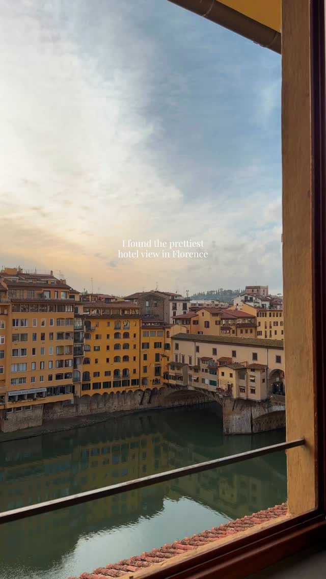 Your sign to wake up in Florence with a view of Ponte Vecchio 🤍🌞
📌Degli Orafi, Florence @hoteldegliorafi
• accomodation Florence • hotel experience • staycation • Italy city