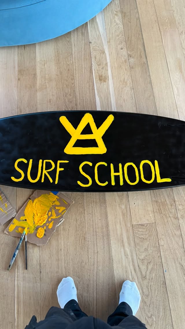 We’re officially back. 😍🏄
After months of planning, building, and preparing behind the scenes, preseason has begun—and it feels good to be in motion again.
The first sessions are in the water, the boards are waxed, and the energy is exactly what we’ve been waiting for. There’s something special about this time of year—when everything is just starting to come alive again. Try booking your next surfcamp, surf school or accommodation on our new booking system to do everything exactly like you want to plan your vacation! 🏄☺️