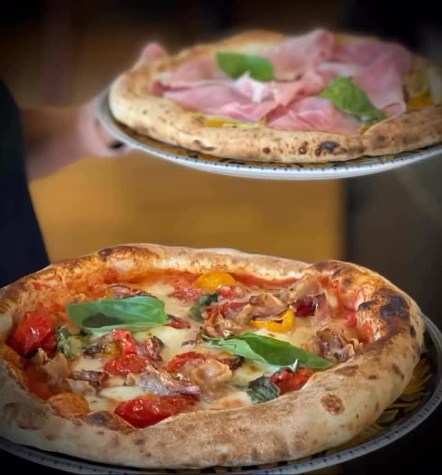 Se volete gustare una pizza gustosa e leggera, B&T Gourmet è il posto giusto.
#arona #pizzagourmet #gourmetpizza #italianpizza #aronapizza