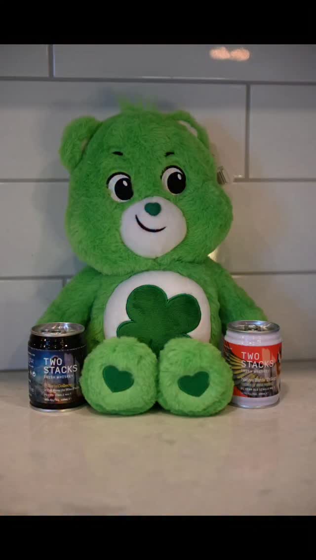 The final day of Irish Whiskey Month and I figured I would end the month off in a special way.
I often get asked what my favorite Irish Whiskeys are or an Irish that I would recommend.
Here is a short sideshow of some of my absolute all time favorites.
Some are available still. Some are definitely not. Some are insanely priced, while some are budget must haves.
Which would you take out of these to pour for yourself to waive goodbye to March?
Thanks so much for following along through the month. I always look forward to March every year and this March was as awesome as any before.
Cheers
.
.
.
.
.
#whiskey #irish #favorite #march #love