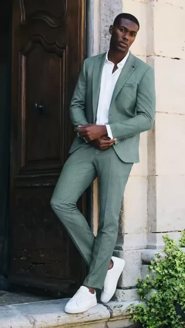 Ja, ich will. 🤵✨
Ob als Bräutigam, Trauzeuge oder stilvoller Gast auf der nächsten Party: Der richtige Anzug macht den Unterschied.
Wir sorgen dafür, dass Du bereit bist für grosse Tage, für lange Nächte, für neue Bekanntschaften und für alte Bekannte, die Dich plötzlich mit neuen Augen sehen.
Entdecke jetzt unsere Event-Kollektionen für Herren bei @modegamma in Münchwilen.
Komm vorbei, probiere an und finde den Anzug, der zu Deinem Moment passt. 👔 Wir beraten Dich dabei gerne.
#ModeGamma #Herrenmode #Anzug #EventStyle #weddingcollection #Muenchwilen #ISayYes #PartyMode #Hochzeitsmode