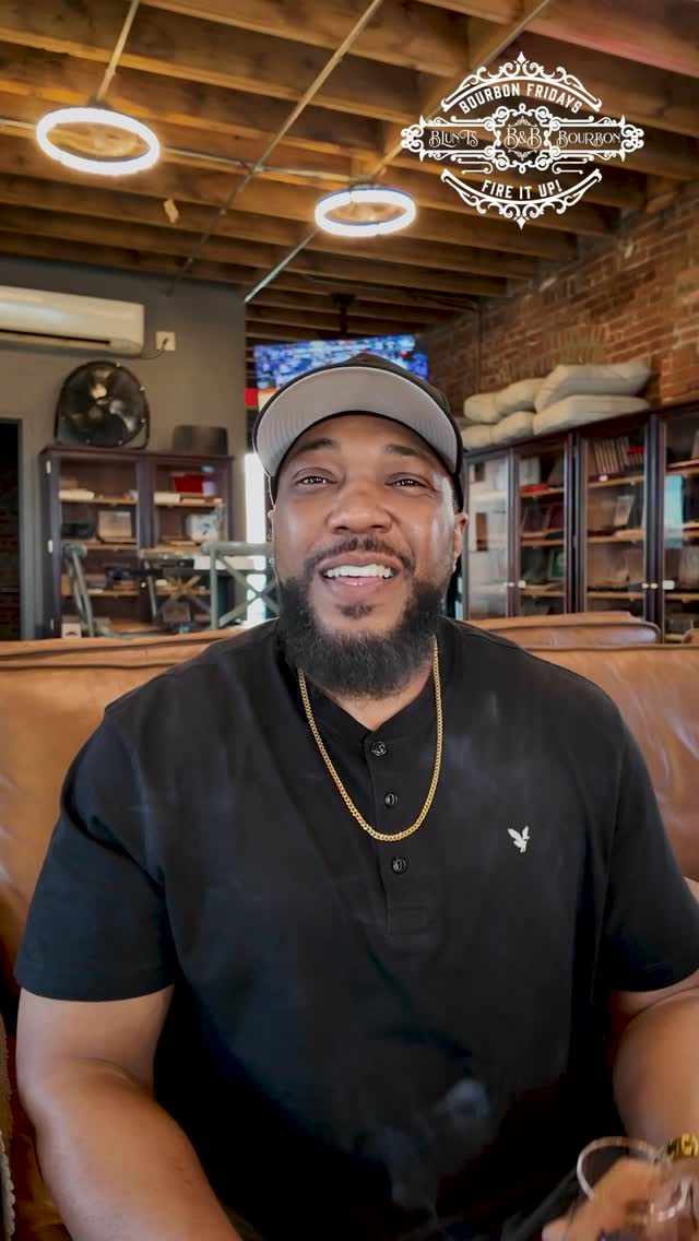 Join us this #Friday at @whiskeybeardcigarlounge for #BourbonFriday as we #Sipandsmoke 🥃🌬️💨💨💨 We will be joined by some #LadiesOfTheLeaf as we continue our celebration of #WomensHistoryMonth
We live at 6:30pm, see you soon!