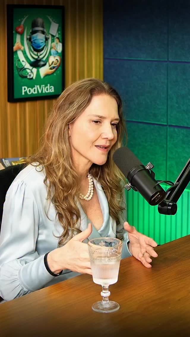 Tem histórias que precisam ser contadas.
E essa é uma delas. 💚
No novo episódio do PodVida, a Dra. Priscila Miranda compartilha como nasceu o Mutirão de Prevenção do Câncer, uma iniciativa que já transformou a vida de centenas de pessoas por meio do diagnóstico precoce.
Um olhar sensível sobre cuidado, propósito e sobre como o acesso no tempo certo pode mudar caminhos.
Esse é um convite para você ouvir, refletir e entender a importância de olhar para a sua saúde com mais atenção.
O episódio completo já está disponível. Acesse e acompanhe. Link disponível da íntegra nos stories do perfil do Hospital Oncovida. 🔗
#PodVida #HospitalOncovida #Prevenção