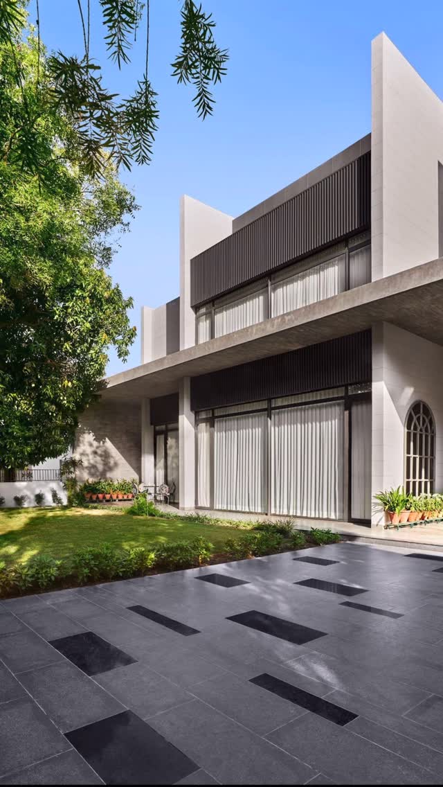Basalt is not limited to one look or one use.
It changes with design, adapts to spaces, and creates something new every time.
From flooring to walls to outdoor features — one material, multiple possibilities.
#natural #stone #architect #design #basalt