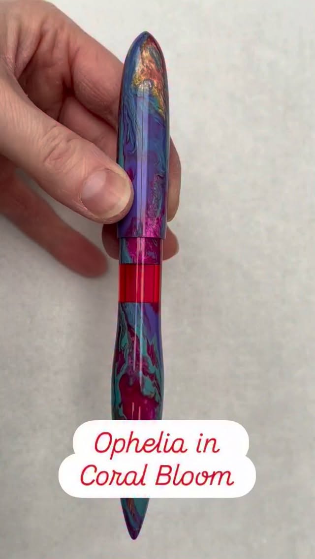 Another OG Ophelia with a pink hued ink window this time. Material is Coral Bloom by @turntpenco and again, sadly, this one is already spoken for but commissions are open!
Happy Friday everyone!
#blackrobinpens #penmaking #fountainpen #blackrobinophelia #fountainpencommunity