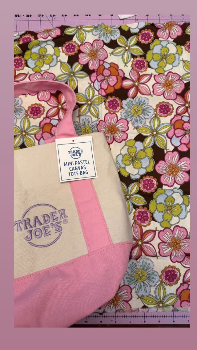 Could this bag be any cuter!?! Just a little bit. Loving my scrap fabric from @starlandiasupply