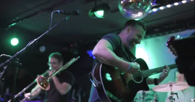 Musical (brotherly) stage hugs...
#granttheband