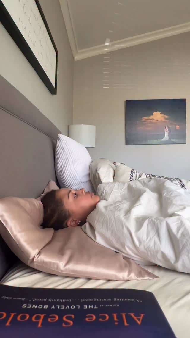 Disney Adults trying to sleep the night before a trip… amiright?? 🤣🤣
Share this if it ever happens to you!
We’re just too excited! And maybe anxious about getting there early enough and eager for what food to order and just wanting a magical day to escape our current dystopian society!!
Accurate? What do you do to quell those nerves?
Some Disney fun for your feed this weekend. Let me know if you have a spring break trip planned! 💖💖