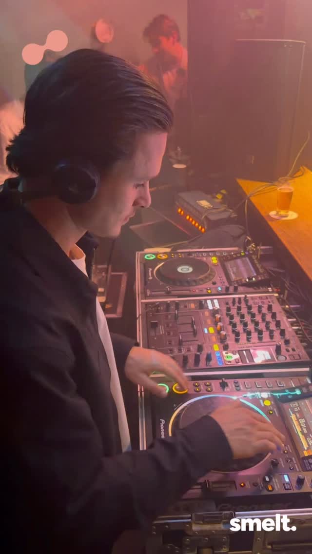 We hebben hard gewerkt aan een Héle Goede Vrijdag. En wat was het geweldig. Top dat jullie er allemaal waren. En op naar de volgende Hééle Goede Vrjjdag!!
#ben je er (weer) bij?
#maarheeze #smeltkroes #gezelligheid #feest #muziek #samen #dj