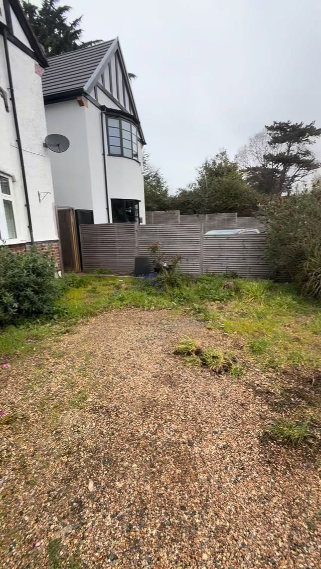This driveway was MESSED UP, it’s the only way to explain it, now however it’s looked brand new! What do you think? 👇👇#GardenTok #PlantTok #fyp #garden #timelapse @wolfgarten.de