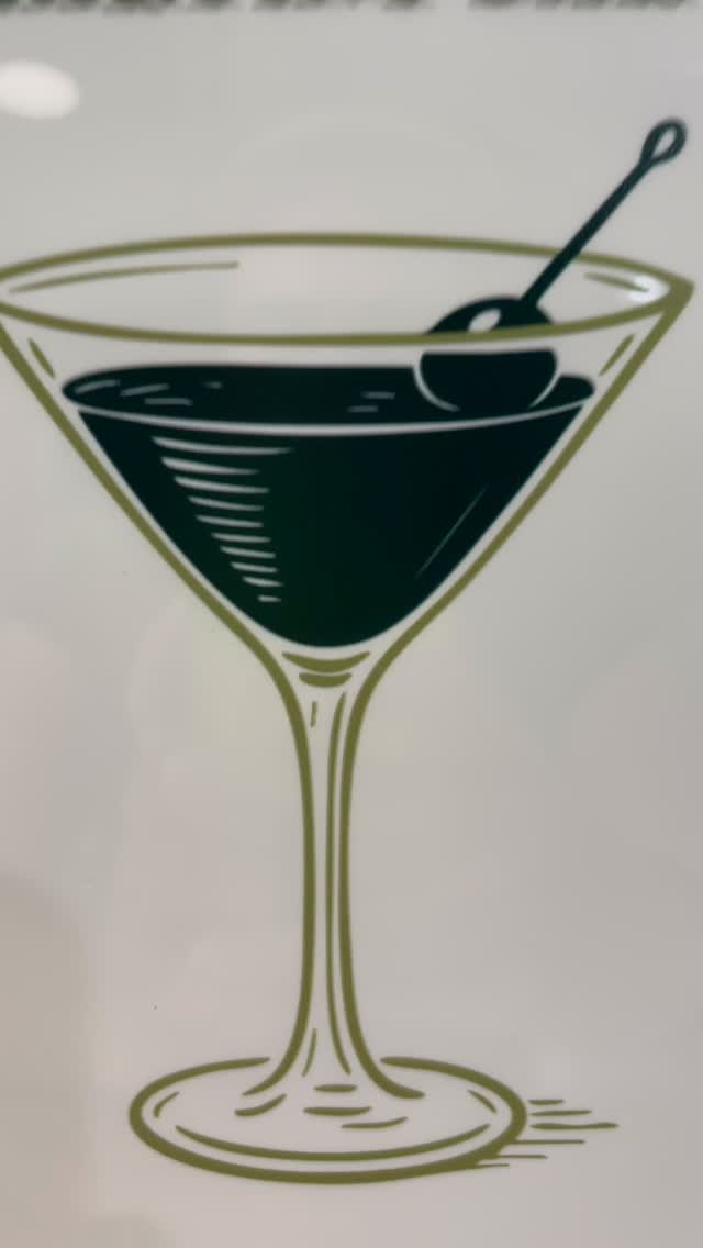 Who doesnβt love a βtini?!
#lasermade #acrylicdetails #barmenu #weddingdetails