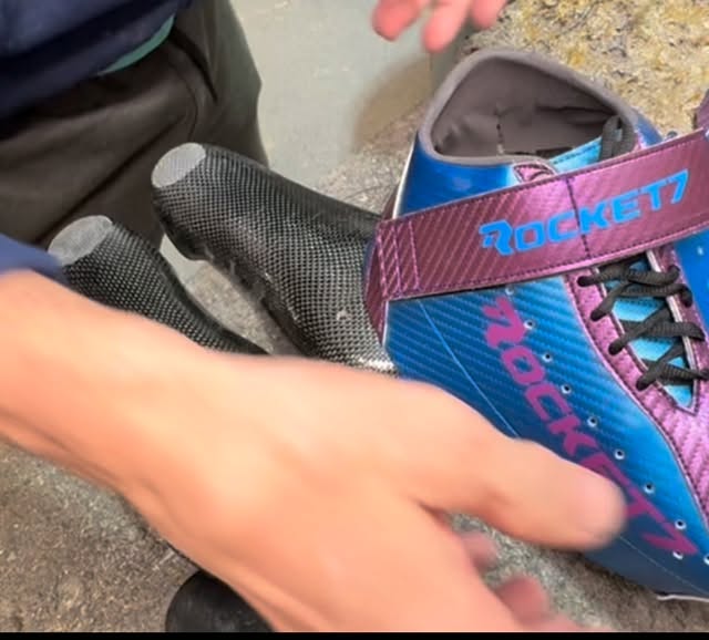 Working on a new shoe for @danieljtomko for the track. Took his older shoes and put a couple layers of carbon on them to stiffen them up a bit along with new uppers with a power strap for the track.
#rocket7 #customcyclingshoes #cyclinglife #cycling #velodrome