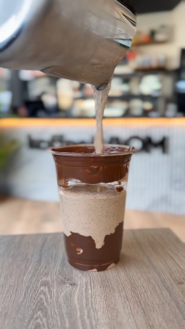 🍫 NUTELLA MILKSHAKE 🍫 #milkshake #sweettreat #koffeeroom