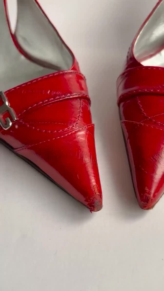 A classic @dolcegabbana kitten heel restoration to ease us slowly into the Easter bank holiday weekend ❤️
#theseamfixedit #theseam #leatherrestoration #makers #sustainablefashion
