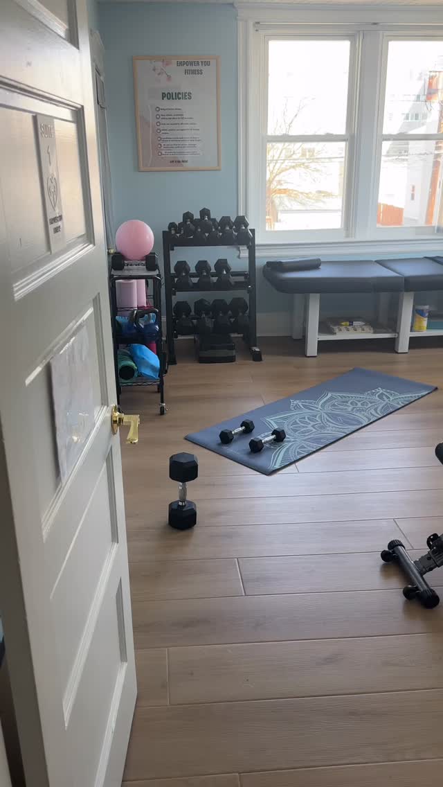 Today’s client programming: Arms & Core!
You don’t need much equipment for a good workout!
#empoweryoufitnessdc #personaltrainer #dmvtrainer #kennedystreetnw