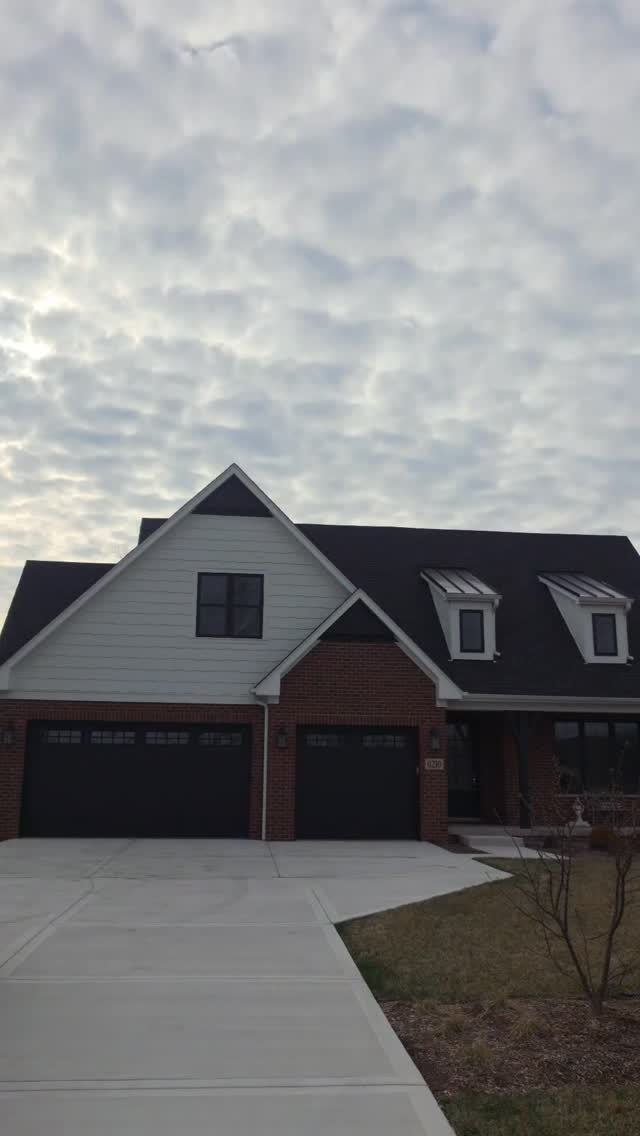 $1,279,900 in Willowbrook.
3 bedrooms | 3.5 bathrooms | 3,550 sq ft.
Take a look inside this stunning luxury home located in the Chicago western suburbs.
Would you live here?
Follow for weekly home tours.
— J. Franklin Lloyd
EXIT Realty Redefined