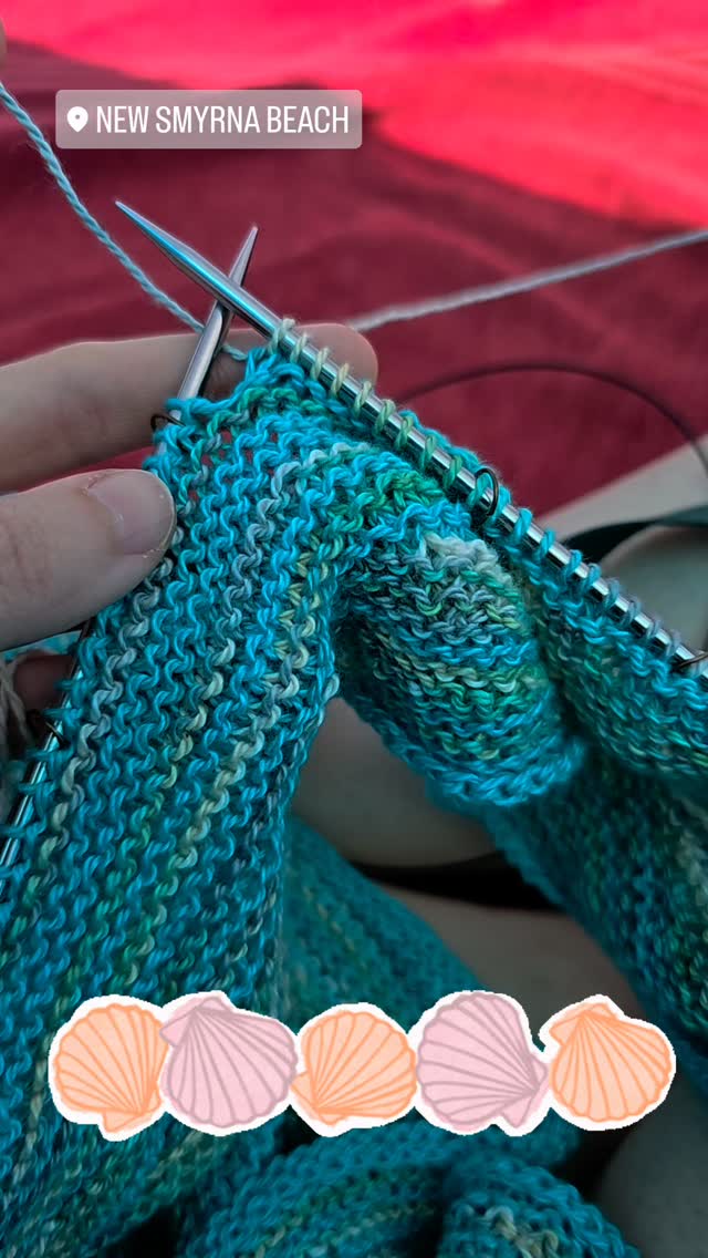What do you do when your honey has the first full day off he's had in months? Go to the beach of course! And if I'm at the beach, I've got to be making something 🥰