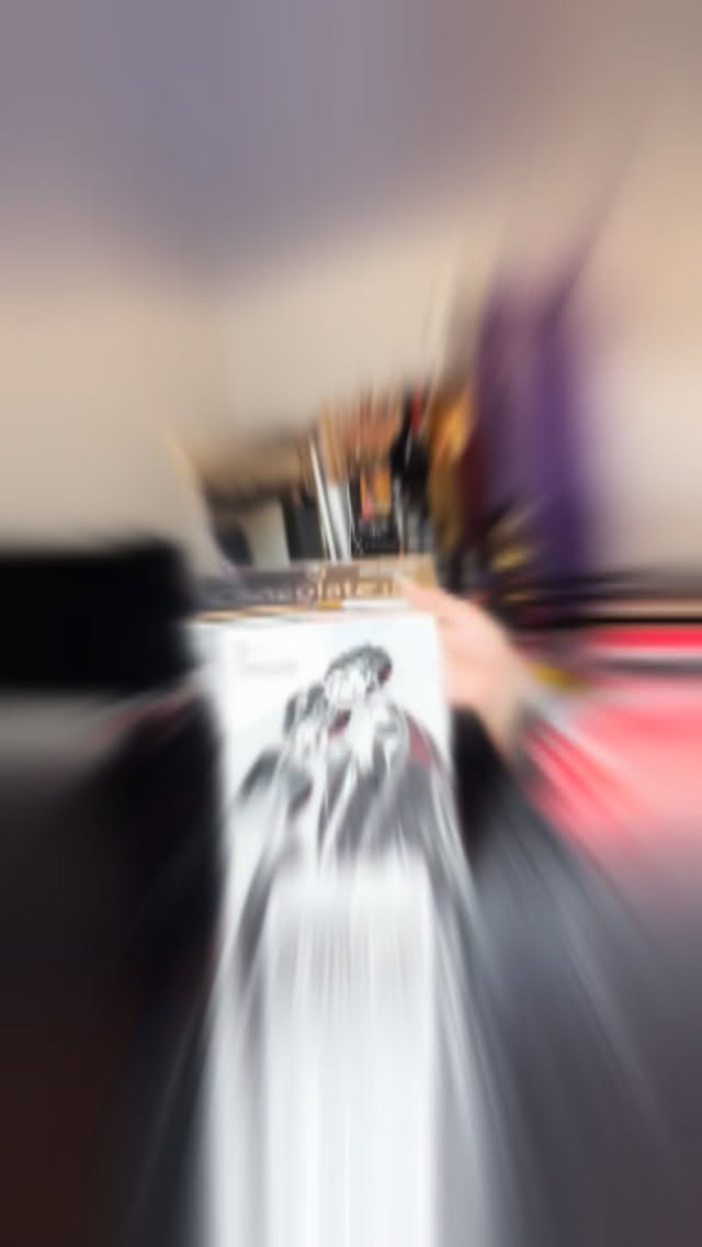 always into something ðŸ¤ðŸ¤—
Natural Quick Weave Middle Part Light Layers
Natural Look & A Protective Style
Hair Spray @got2busa
Hair Oil @loveof_mylocs
Bundles@chocolate_hair_bundles