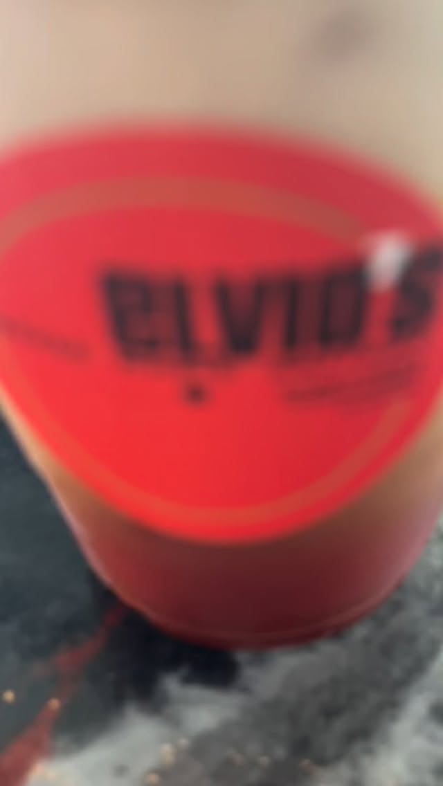 What are you ordering this morning?
Iced chai, finished with vanilla sweet cream foam
On the Bay. 1350 Empire Blvd
#morningcoffee #chai #coldfoam #rochesterny #elvioscoffee
