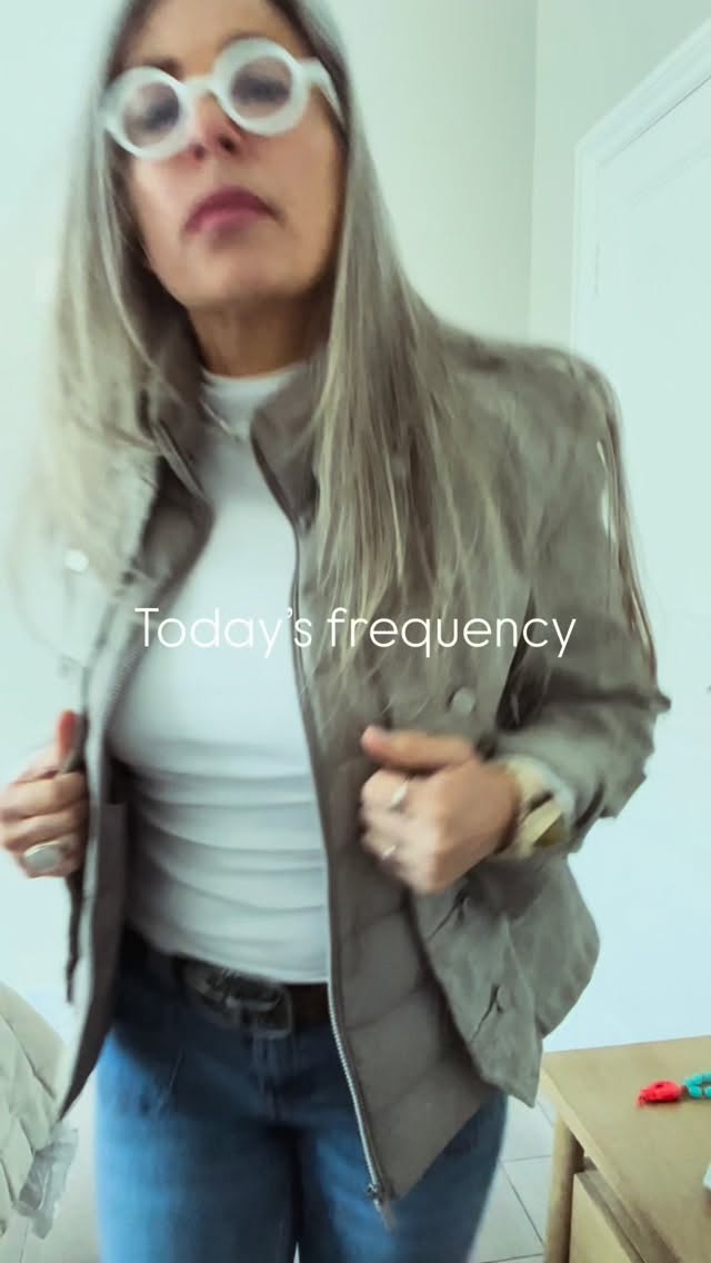 FREQUENCY DRESSING (whatever that means)
What’s your most impractical outfit?
#highlysensitivepeople #midlifewoman #menopause
